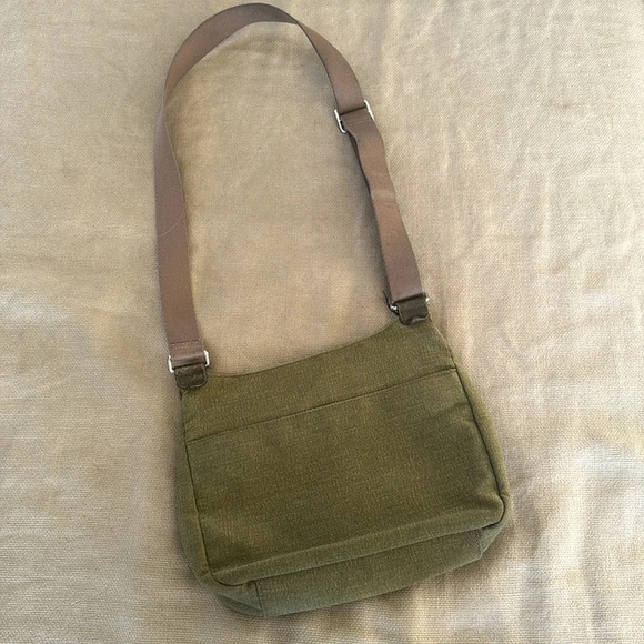 Kipling moss green with colbalt blue lining crossbody bag - Picture 2 of 16